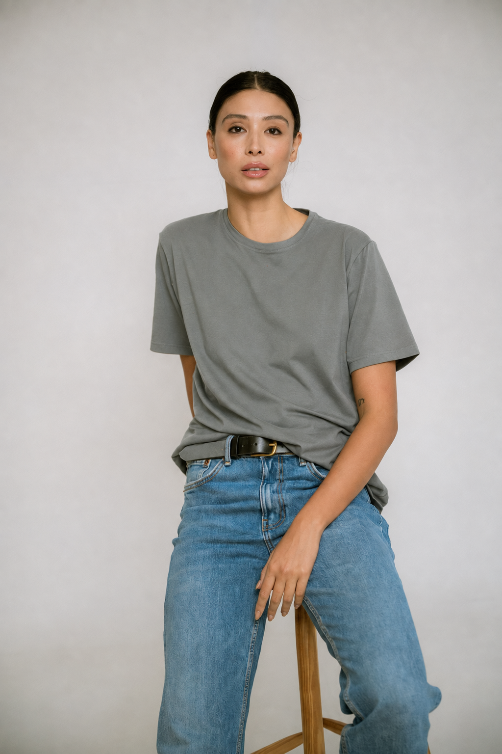 Camiseta Clássica Algodão Egípcio Cinza - Feminina