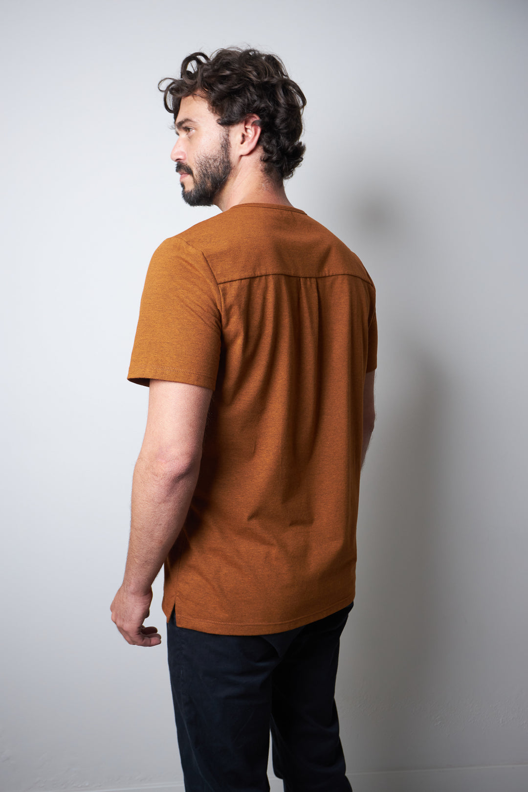 Camiseta Tailored Café