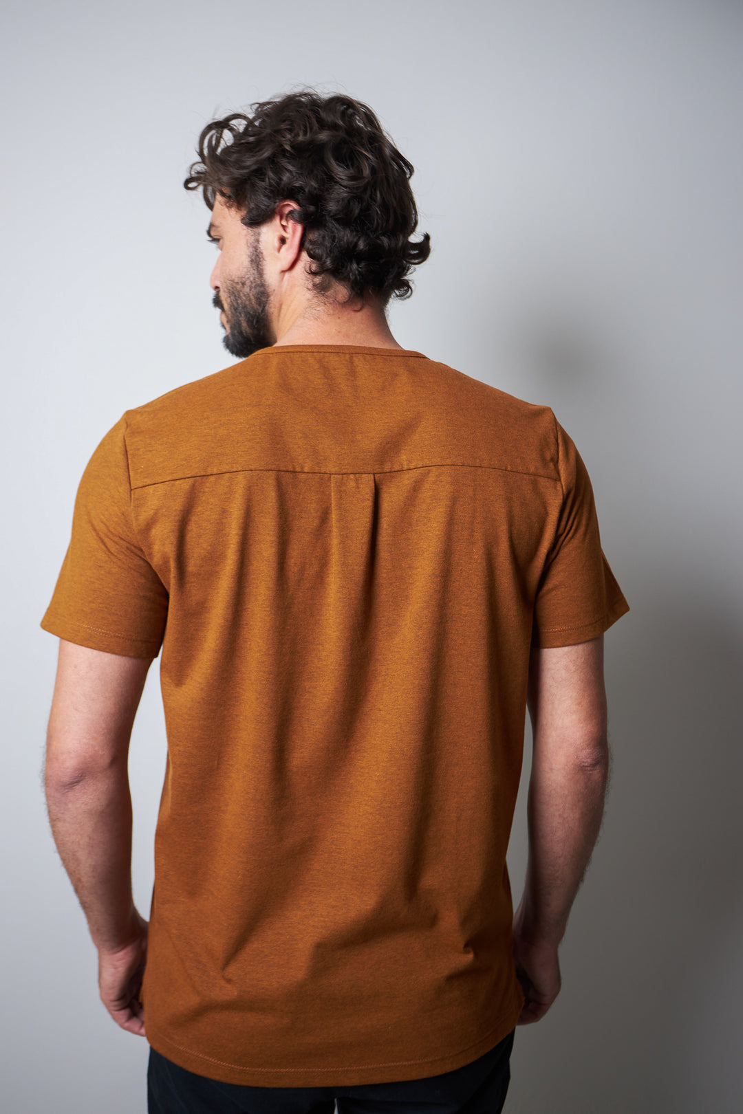 Camiseta Tailored Café