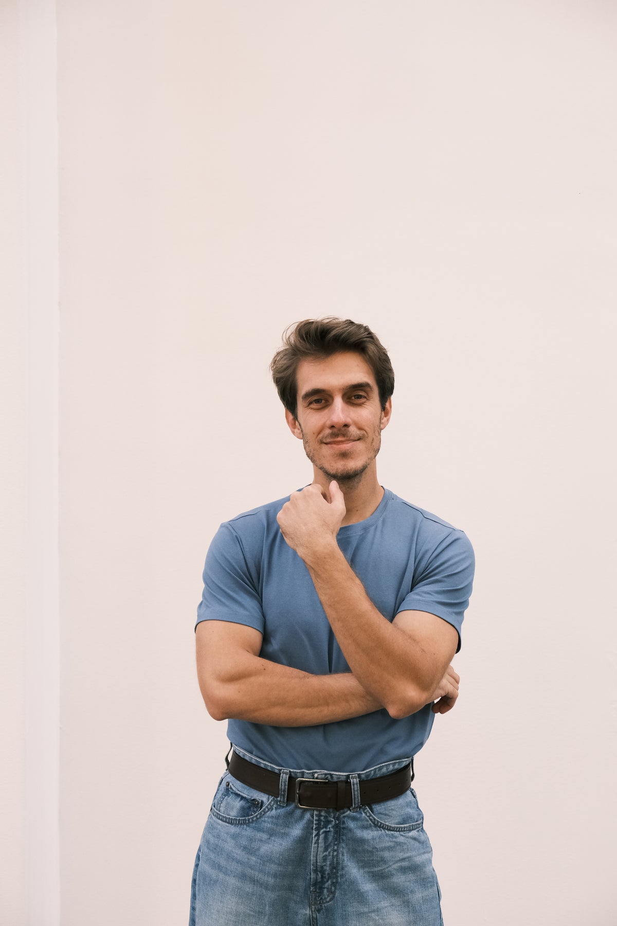 Camiseta Slim Fit Algodão Egípcio Azul Claro - retrato