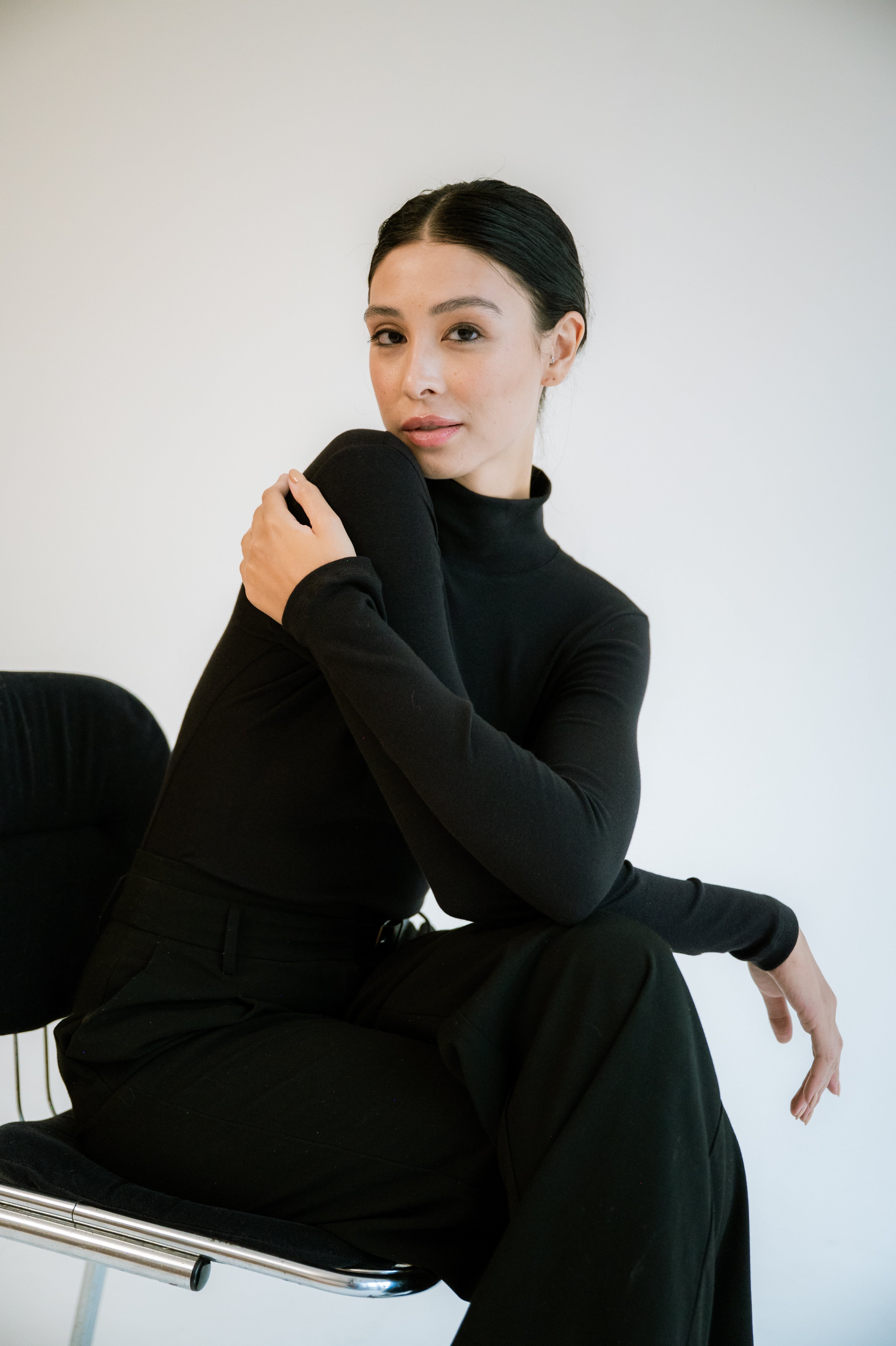 Blusa Manga Longa com Gola com tingimento Orgânico Preta