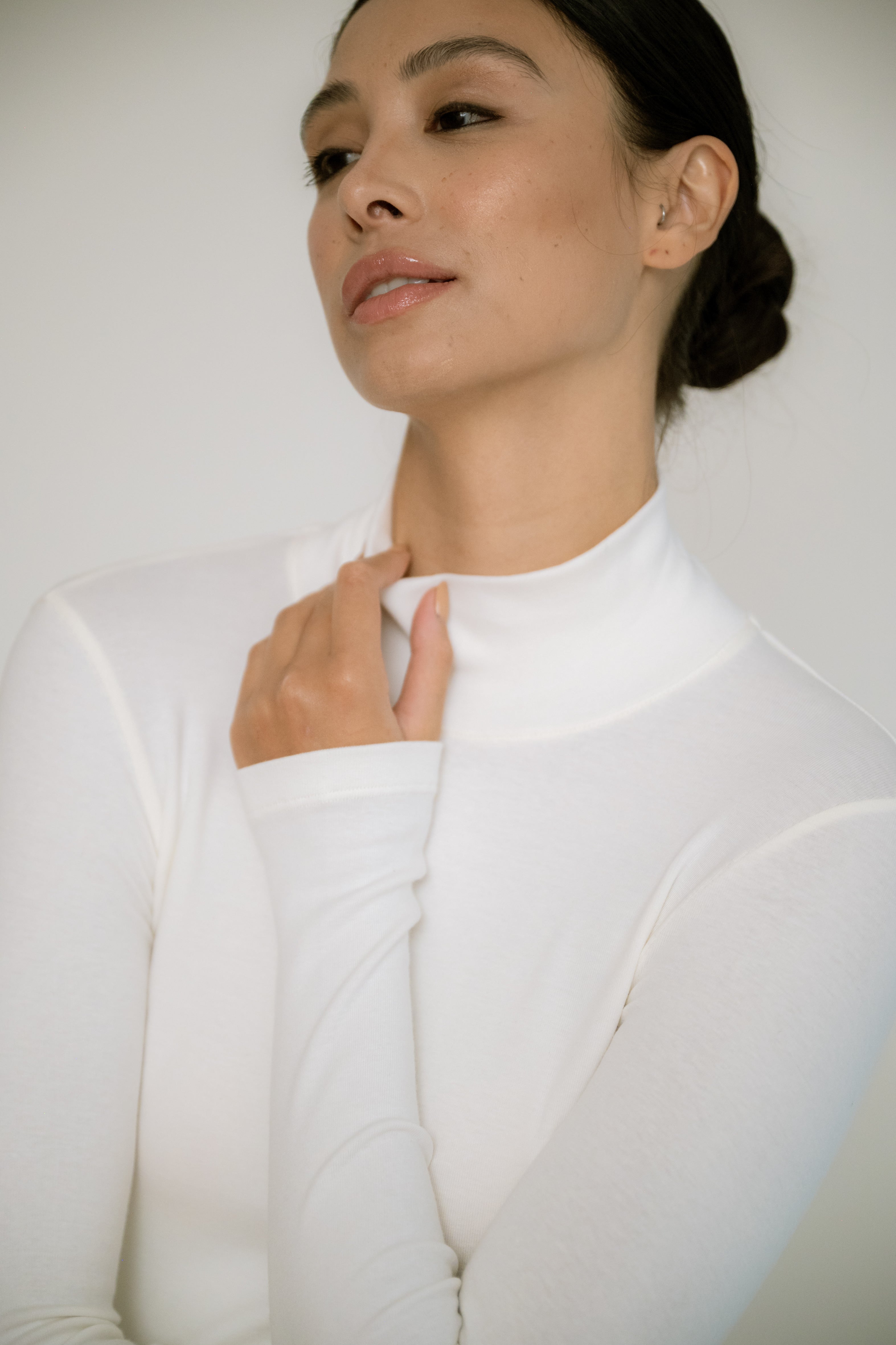 Blusa Manga Longa Canelada com Gola com Tingimento Orgânico Off-White