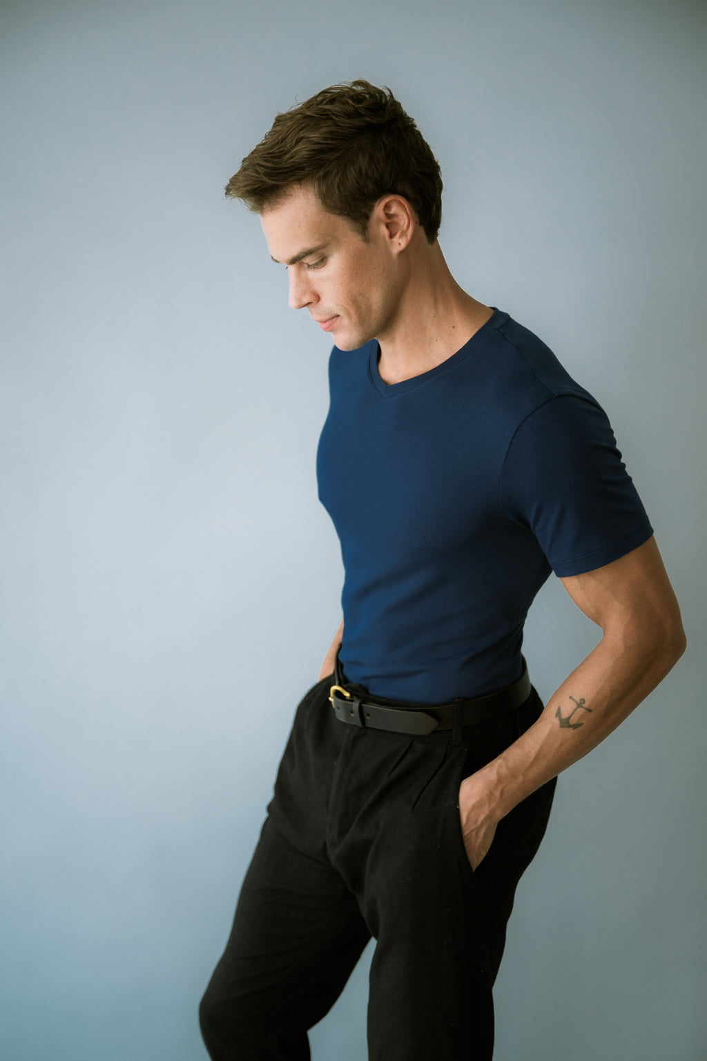Camiseta Slim Fit V Algodão Egípcio Azul Marinho