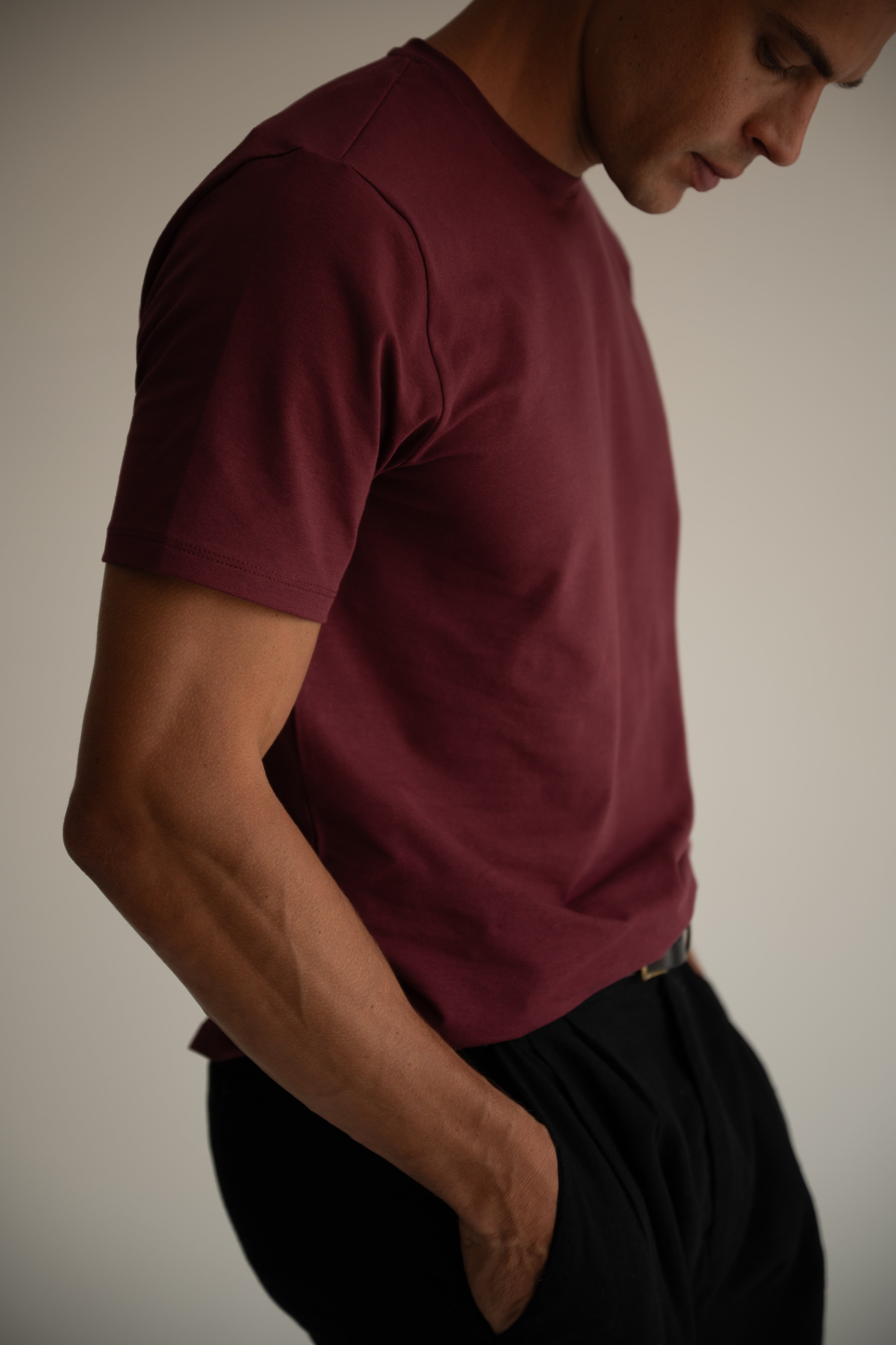 Camiseta Clássica Algodão Egípcio Bordô