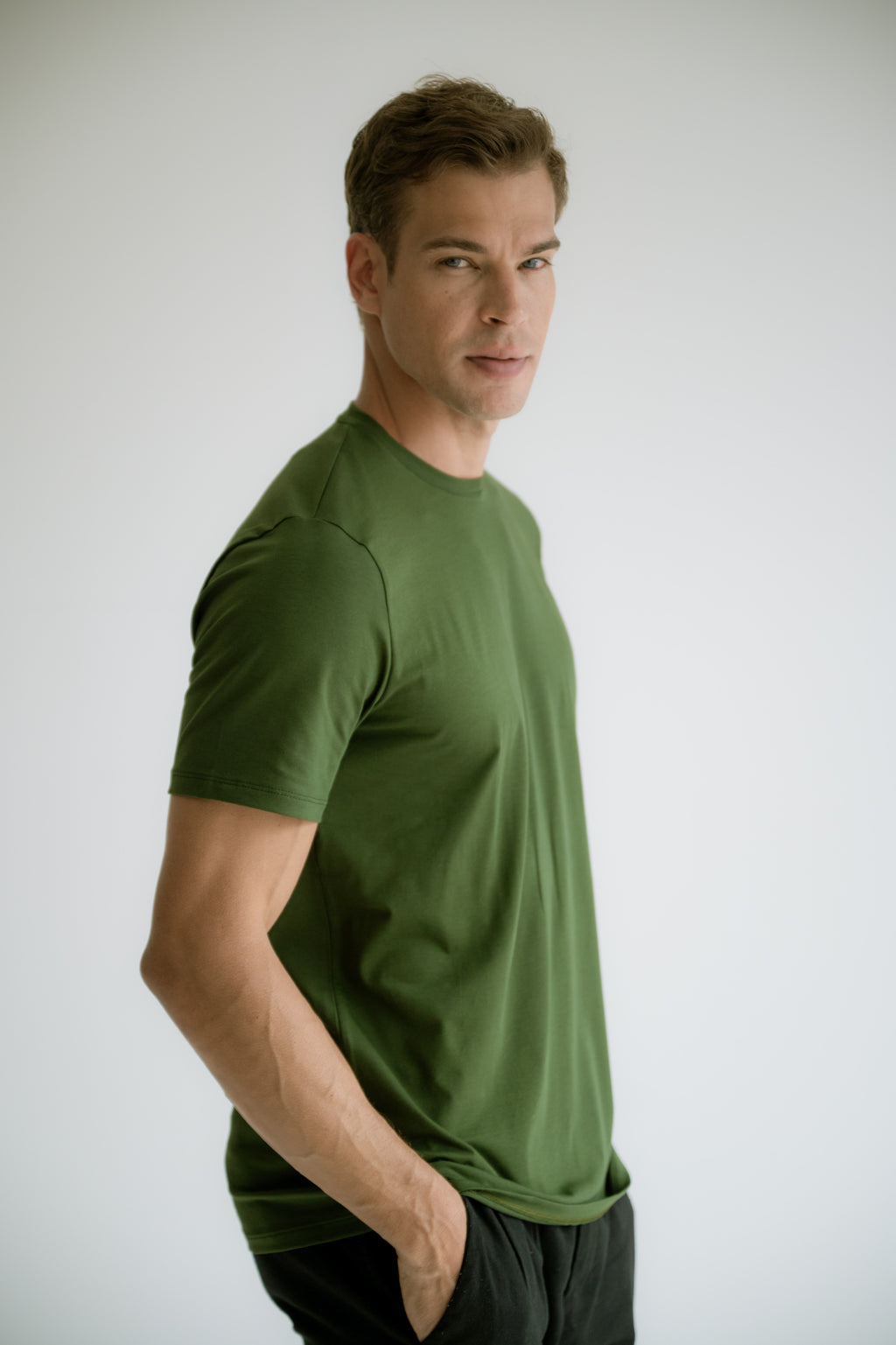 Camiseta Clássica Algodão Egípcio Verde Escuro