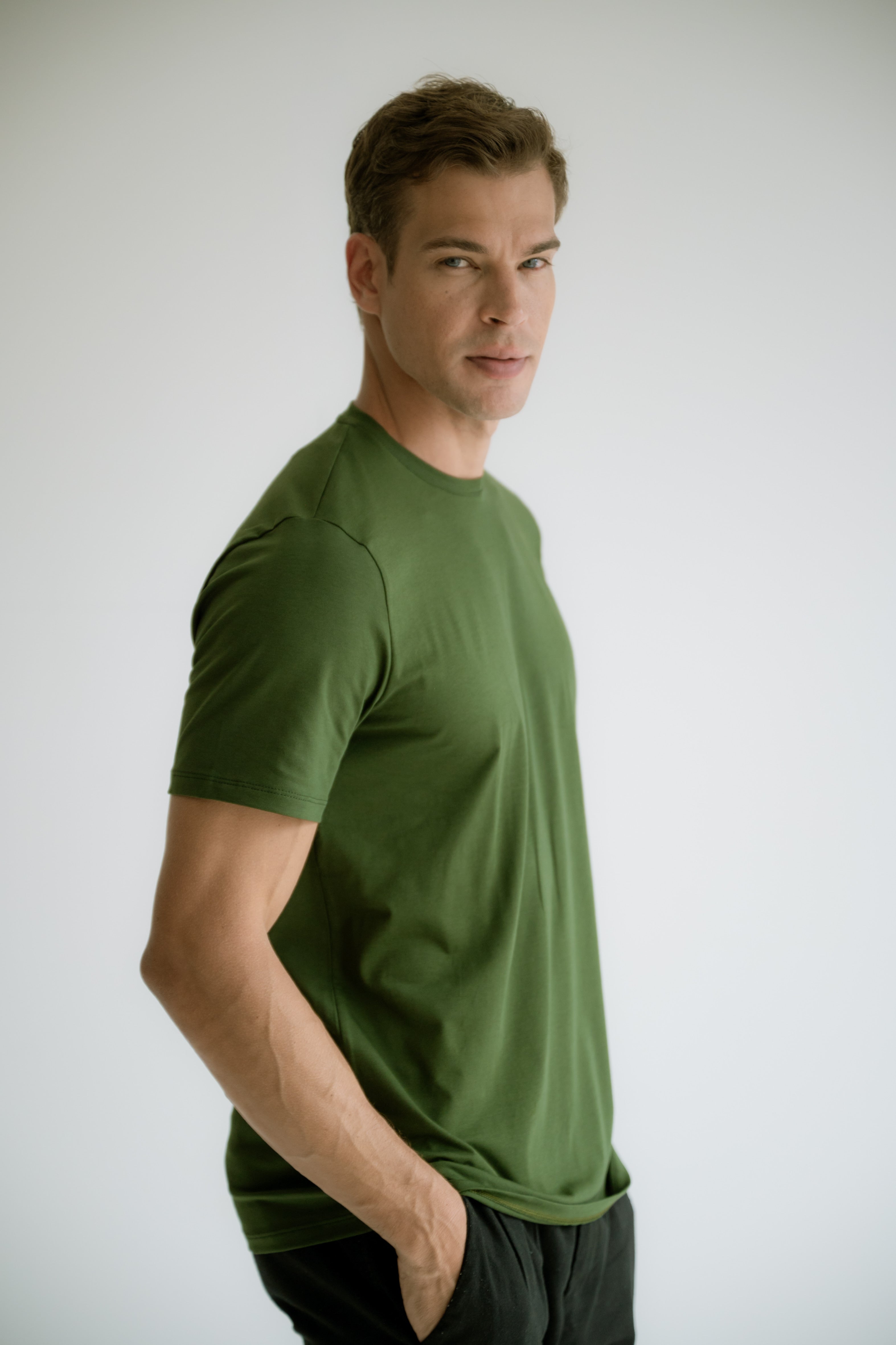 Camiseta Clássica Algodão Egípcio Verde Escuro