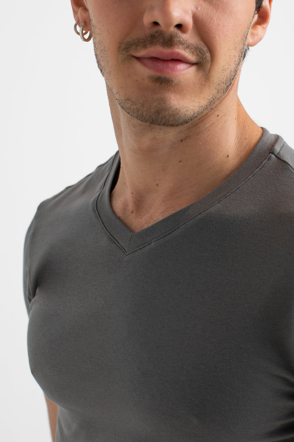 Camiseta Muscle Fit V Algodão Egípcio