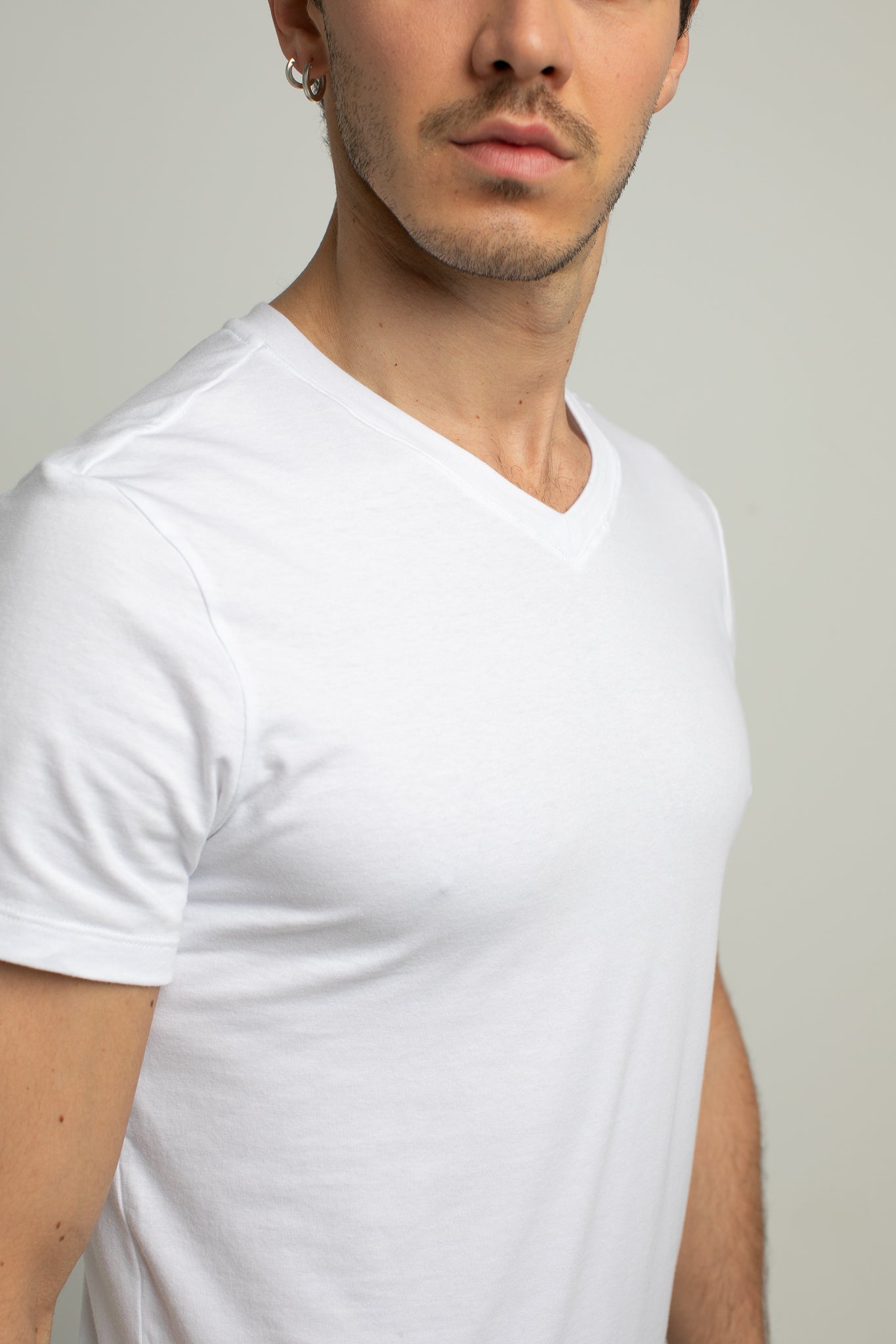 Camiseta Muscle Fit V Algodão Egípcio